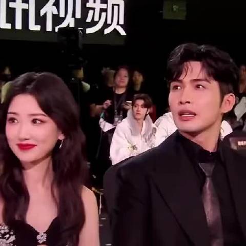 张彬彬和毛晓彤这手牵起来太自然了，大大方方的真好