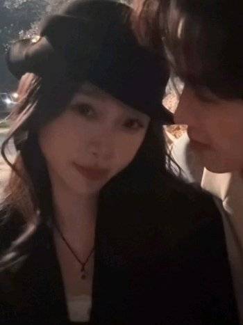 虞书欣发布冬日氛围ootd视频，双轨剧宣同步更新