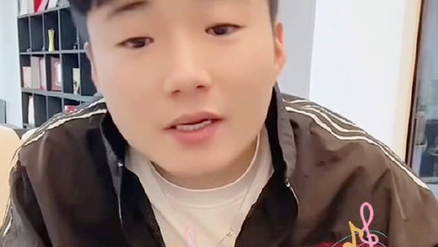 白小白谈与陈楚生周深互动，自谦非专业歌手将努力提升