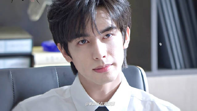 对西装林屿森毫无抵抗力