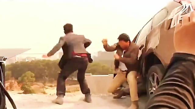 安志杰拍镜头时误踢甄子丹头部，这意外瞬间太出圈