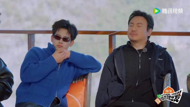 别人在练舞室，沈腾在游泳馆 一套动作下来游了有800多米吧