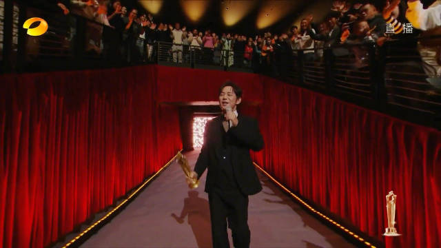 第3届中国播音主持金声奖，何老师跑进金声奖晚会现场