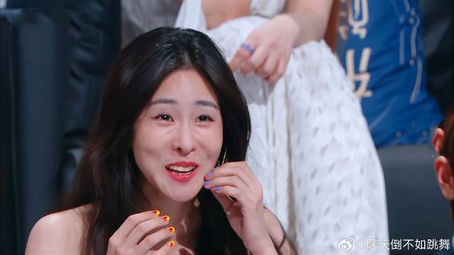 徐佳莹《身骑白马》，唱哭张碧晨，网友：想华晨宇了！