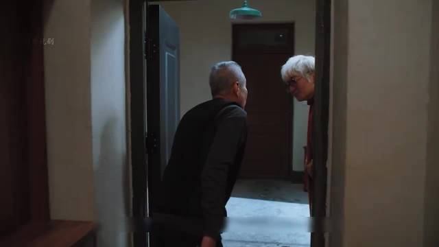 郭京飞王佳佳新剧《老舅》开播，讲述家庭变迁与子女成长