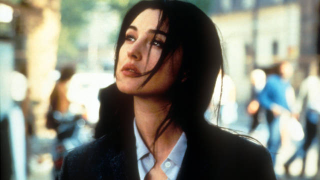 尺度思春电影！大胸美女乱世遭人轮番霸占，为活命不得不出卖肉体！