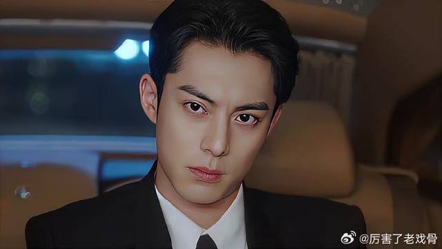 王鹤棣帅炸天！时总送秦时月回家，却脚踏两只船？