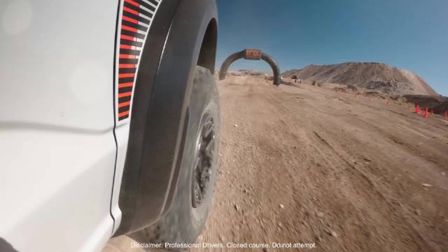 里卡多驾驶福特F-150猛禽亮相哈瓦苏湖拉力赛