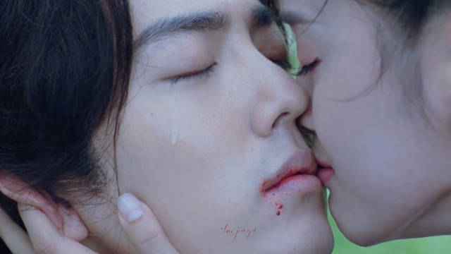 其实我一直没明白这个吻的必要性在哪 都要大结局啦！