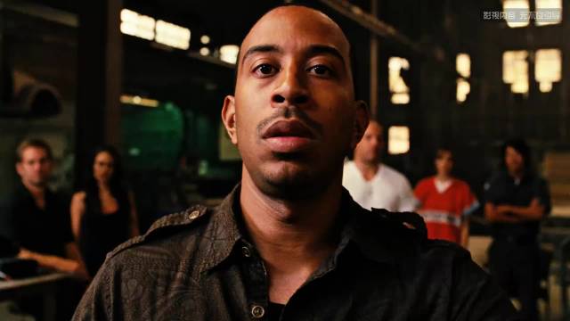 范·迪塞尔与保罗·沃克从街头车手变身劫案大师