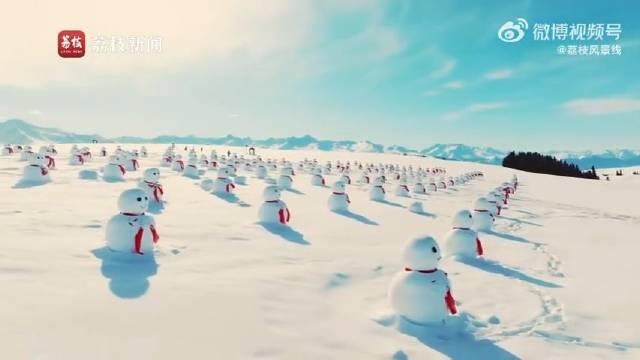 可爱暴击！新疆雪后冒出满满一地雪人