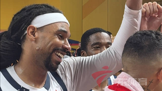 广东男篮93比85胜广州队迎五连胜，萨林杰32分11篮板