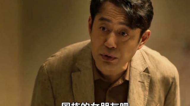 情侣吵架女友怒砸男友家，高情商父亲巧妙化解