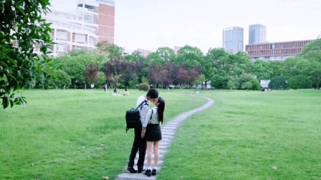 周柯宇《狙击蝴蝶》热度破27031，豆瓣逆袭8.2分