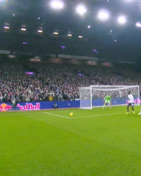 化身裁判，近距离感受罗杰斯的进球