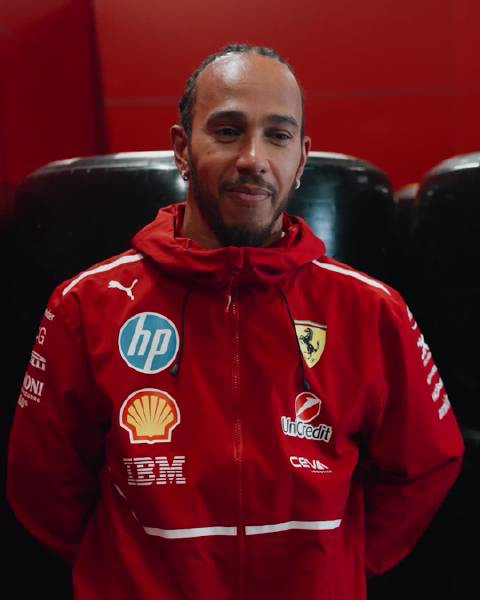 刘易斯与家人的圣诞仪式感 现在出发去沃尔玛偶遇刘易斯还来得及吗？