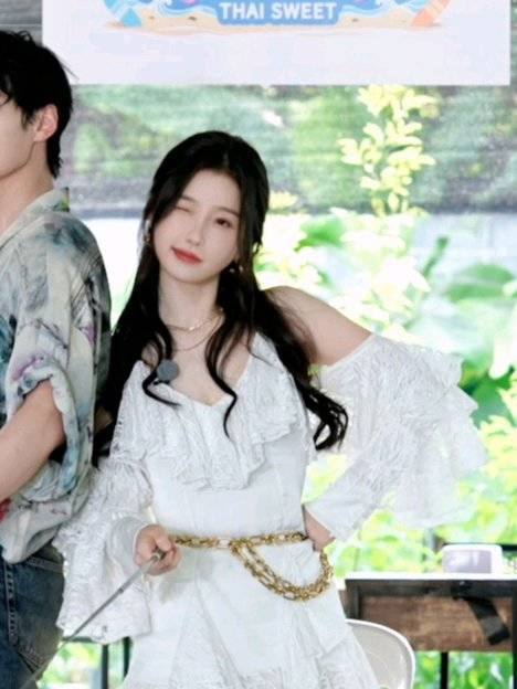 虞书欣晒钓虾花絮与姜暮互动