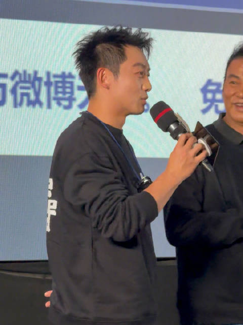 郑恺回忆《用武之地》拍摄被炸腿场面