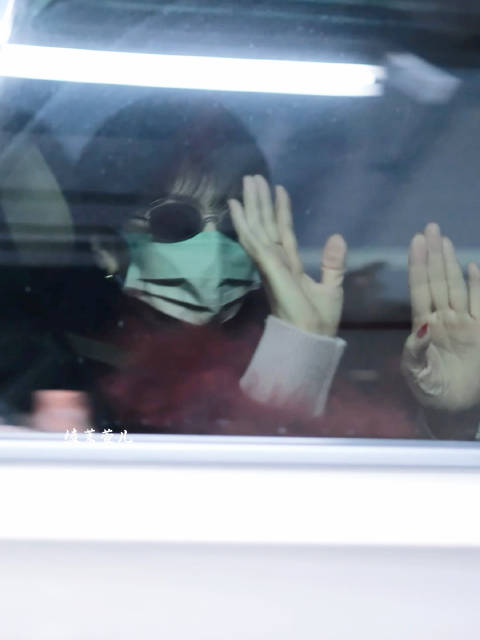 赵雅芝发文感恩粉丝见面，称见面意义是幸福