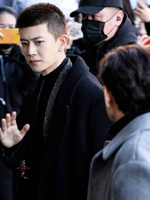 「..·晚会录制上班」 录制顺利