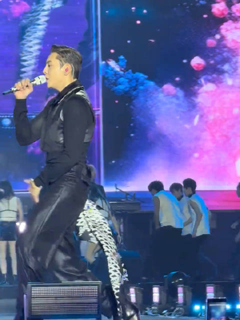 那我就期待一下湖南卫视跨年演唱会陈伟霆的唱跳舞台吧！