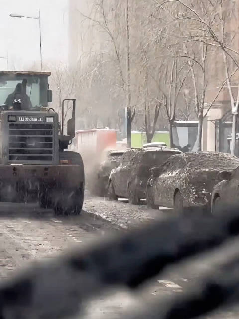 洗车店老板重复洗车引热议