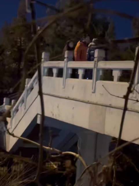 胡歌李沁新剧路透曝光，骑单车演绎年代爱情