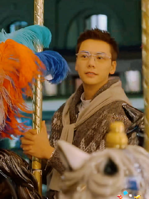 陈伟霆：我们坐那个木马…哎呀 它为什么没有音乐哒 哈哈哈没想到要求还挺多的