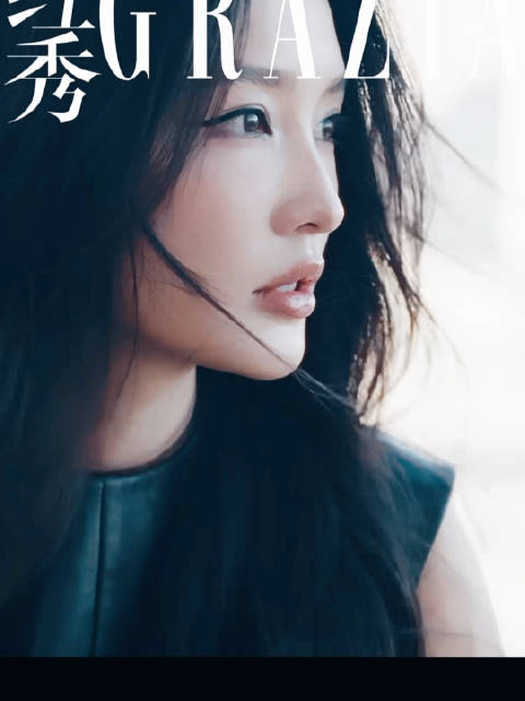 李沁红秀闭年刊封面来了，红秀美人，好权威的美貌，顶级骨相轻松惊艳所有人！