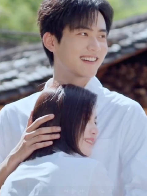 “拥抱的温度，只有你清楚” 每天19:30正在热播 @陳妍希michelle @周柯宇