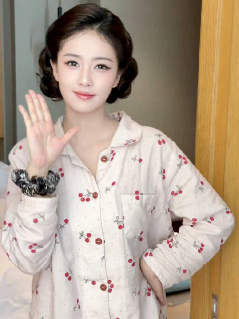 白鹿穿樱桃睡衣跳舞引热议