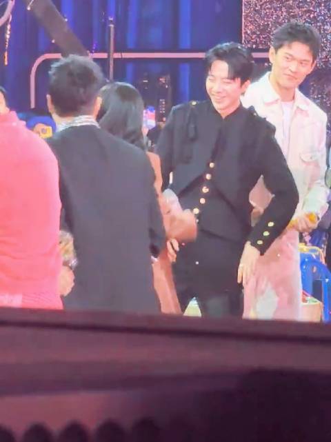 《快乐崇拜》开心快乐每一天呀宁宁 新年快乐呀 宁宁 宁开心我也开心