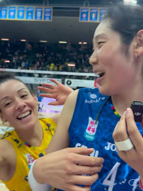 朱婷拿到本场MVP后采访，你应该容易懂