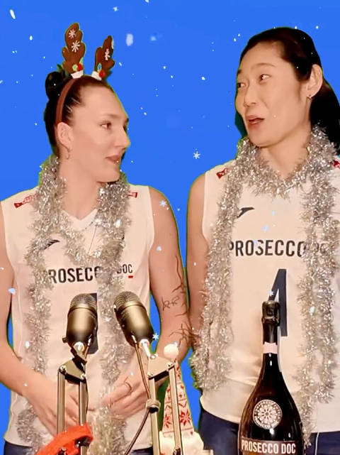 科内利亚诺 全体成员祝您圣诞快乐！ @女排朱婷ZT 节日快乐 好可爱