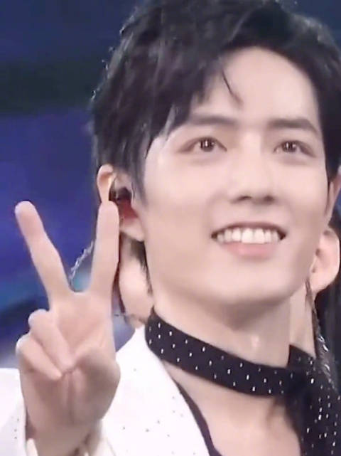 肖战压轴官宣加盟东方卫视跨年晚会