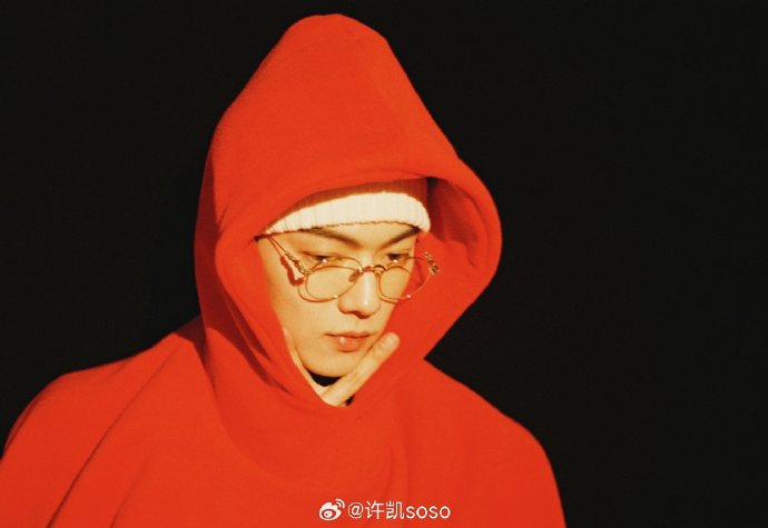 满满宠溺的眼神@许凯soso 真的是爱猫之人呀！好温柔的靓仔 好喜欢 好喜欢