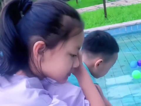 家长会谜语抢答闹乌龙，孩子自称鞭炮引全场爆笑