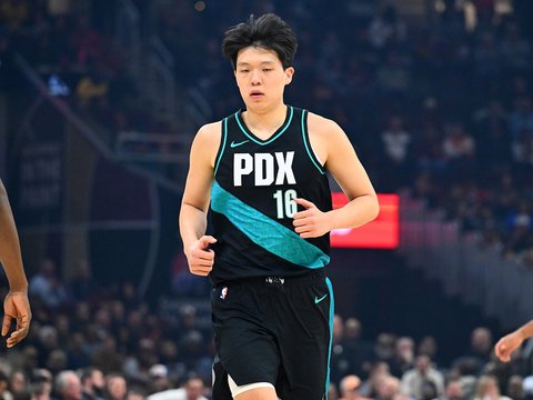 开拓者不给机会，杨瀚森无法进步，是时候要做交易抉择了