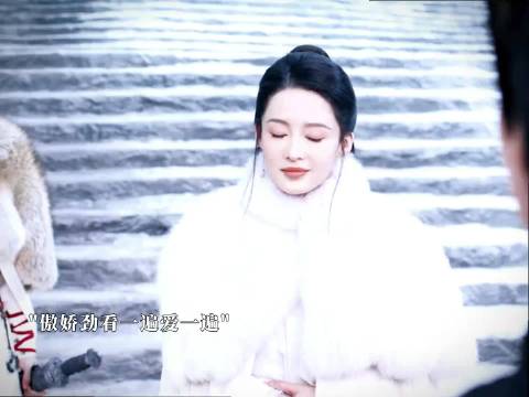 老天奶呀！到底是谁发明了薛紫夜啊，一身反骨，又美又毒舌，好爱啊！李沁