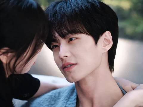 何与虞书欣跨年互动甜蜜引热议