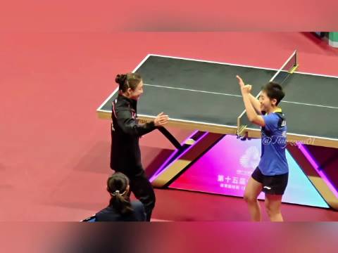 有时候真希望你还是以前那个地震也吵不醒的团子