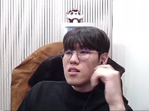 T1官宣与Oner续约至2028年，选手生日当天公布