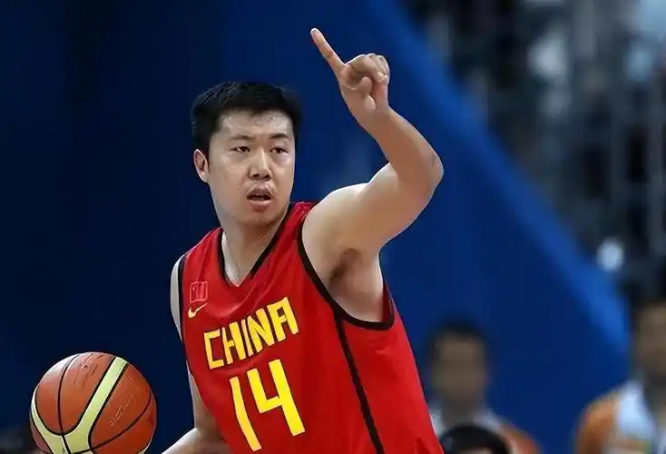 国际篮联官宣2026名人堂名单，王治郅携诺维茨基一同入选，这对中国篮球的传承与发展意味着什么？