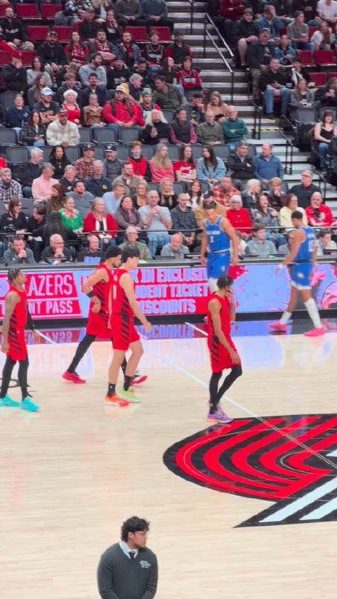 登场即补篮得分！杨瀚森加油！