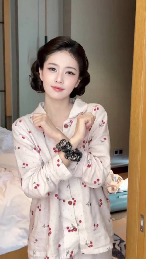 小猪萌妍‎‎˚₊⋅── /ᐠ - ˕ -マ ──⋅ ˚₊