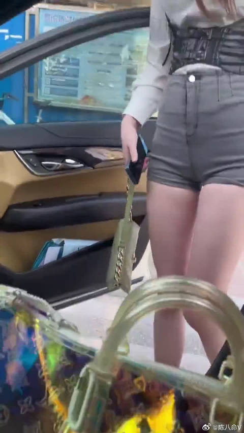 凯迪拉克不拉客，只拉技师和模特