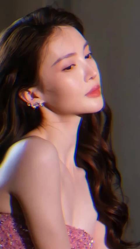 歪嘴战神＆最美荷官金晨性感写真混剪