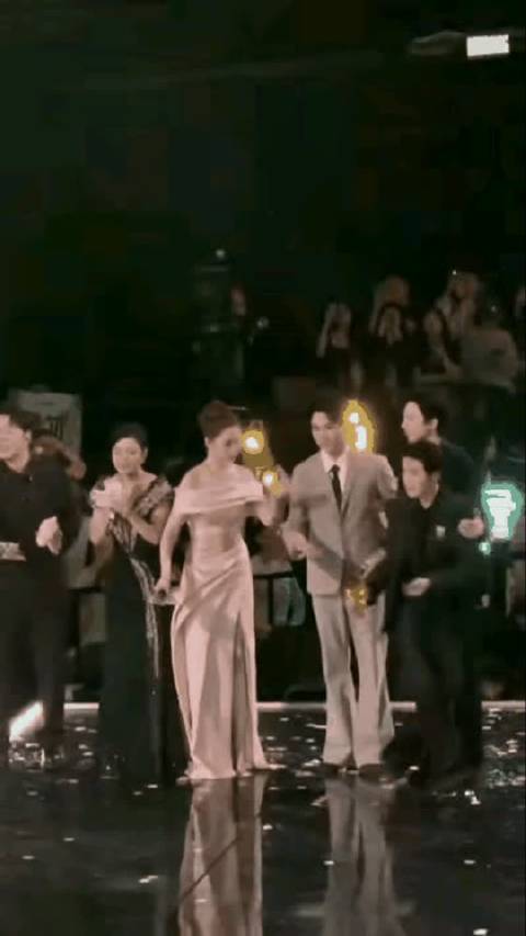 刘宇宁被指粗暴推搡檀健次引争议