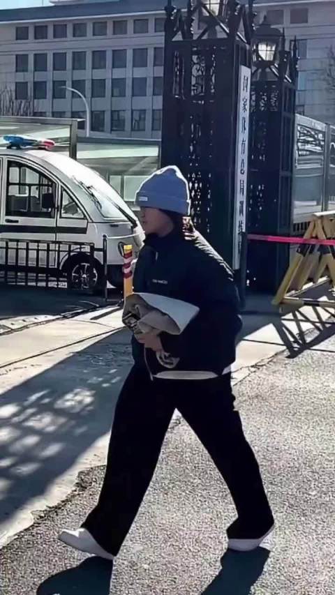 全红婵归队最新路透：包裹严实难掩变化，之前的所有争议有答案了！变瘦了！