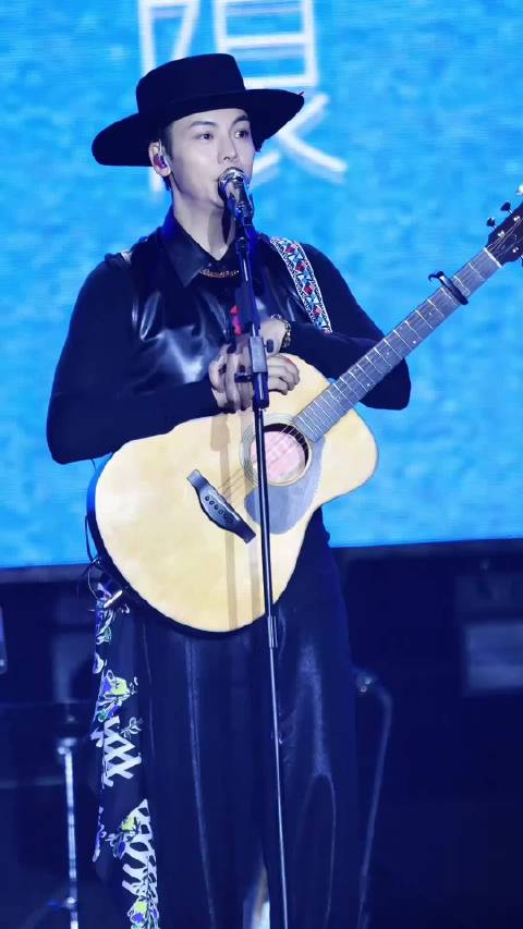 陈伟霆第一次谈他的儿子，王安宇意外公布陈伟霆孩子名字